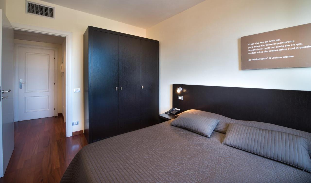 Residence Acqua Del Conte Месина Екстериор снимка